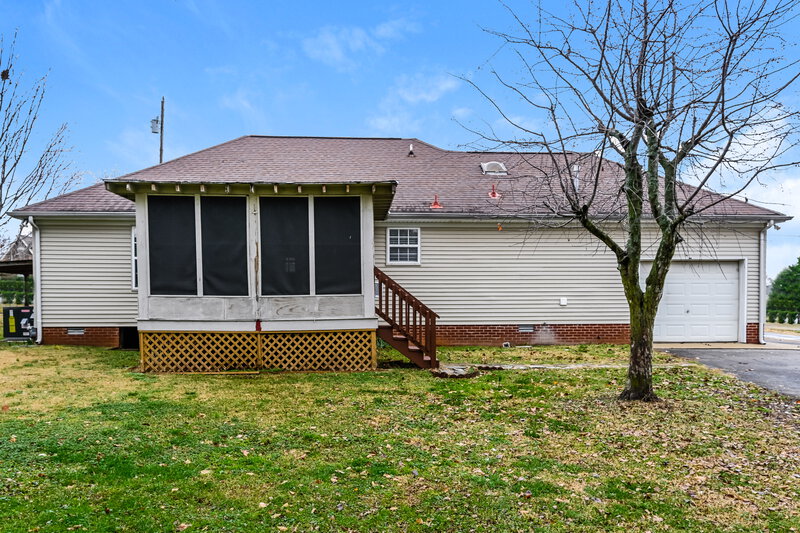 1,830/Mo, 2227 Sawmill St Murfreesboro, TN 37128 Rear View