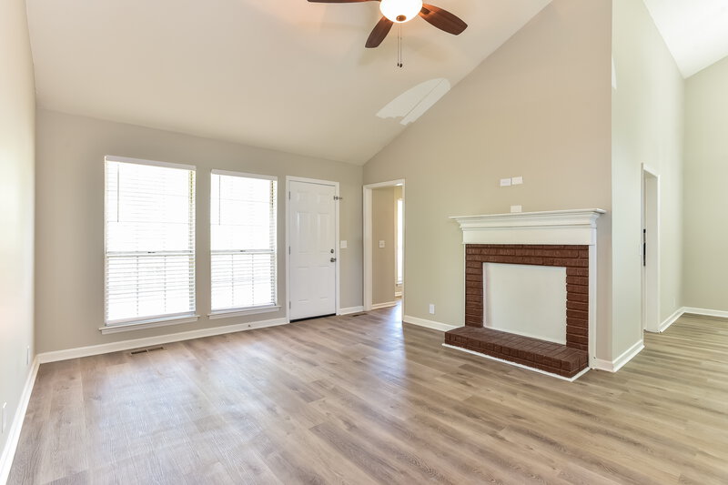 1,905/Mo, 6009 Legend Dr Antioch, TN 37013 Living Room View 2