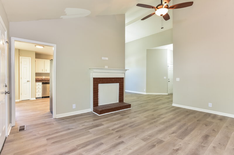 1,905/Mo, 6009 Legend Dr Antioch, TN 37013 Living Room View 3