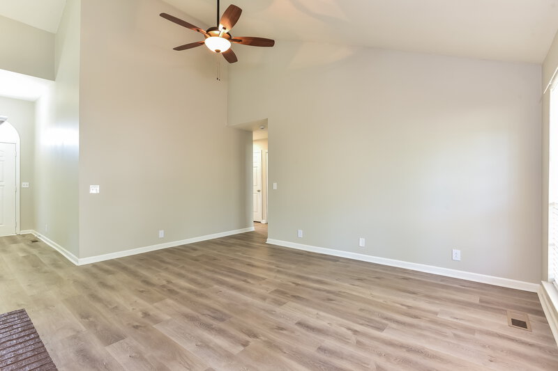 1,905/Mo, 6009 Legend Dr Antioch, TN 37013 Living Room View 4