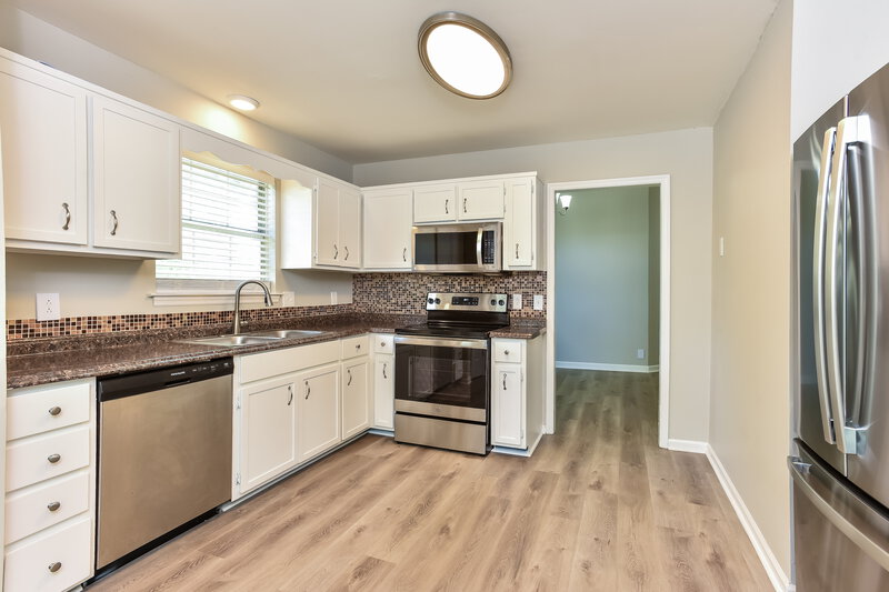 1,905/Mo, 6009 Legend Dr Antioch, TN 37013 Kitchen View