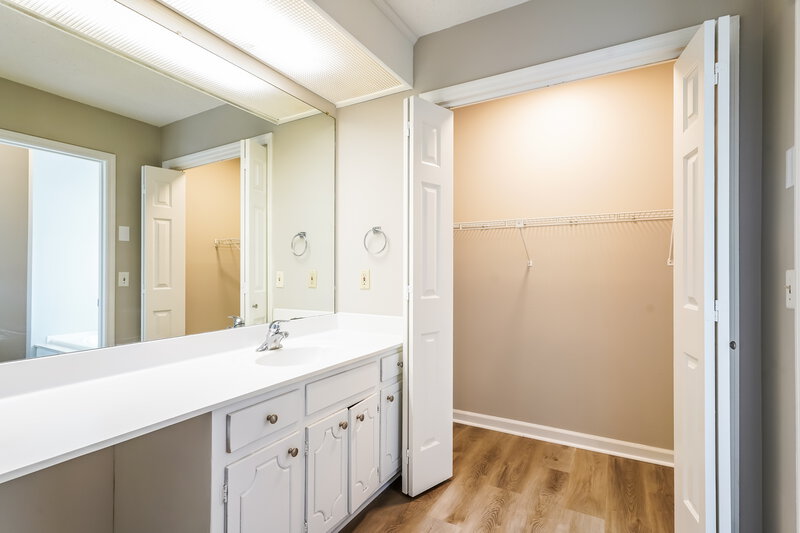 2,245/Mo, 905 Traceton Ct Antioch, TN 37013 Main Bathroom View