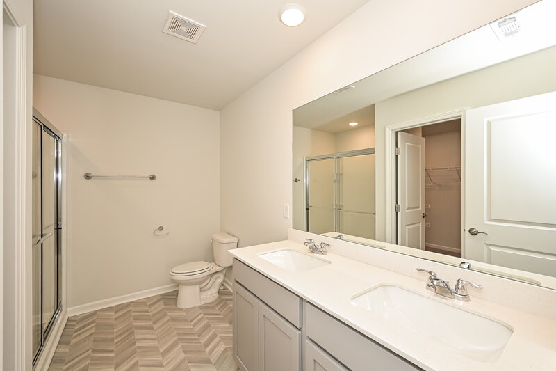 2,455/Mo, 545 Samuel Lee Ln Murfreesboro, TN 37127 Main Bathroom View