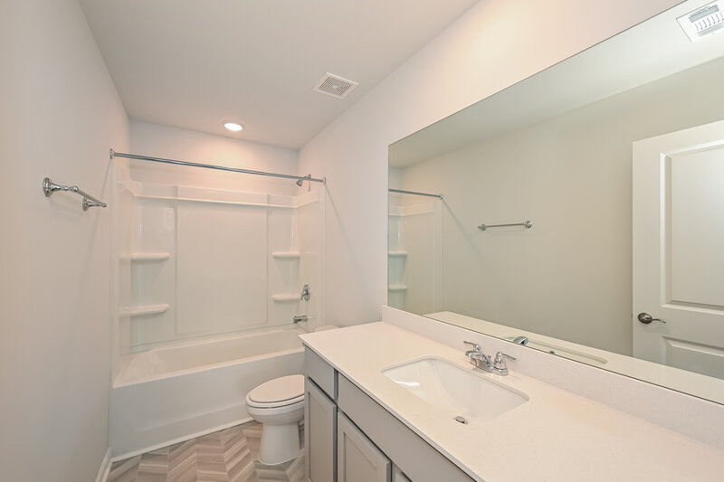 2,455/Mo, 545 Samuel Lee Ln Murfreesboro, TN 37127 Bathroom View