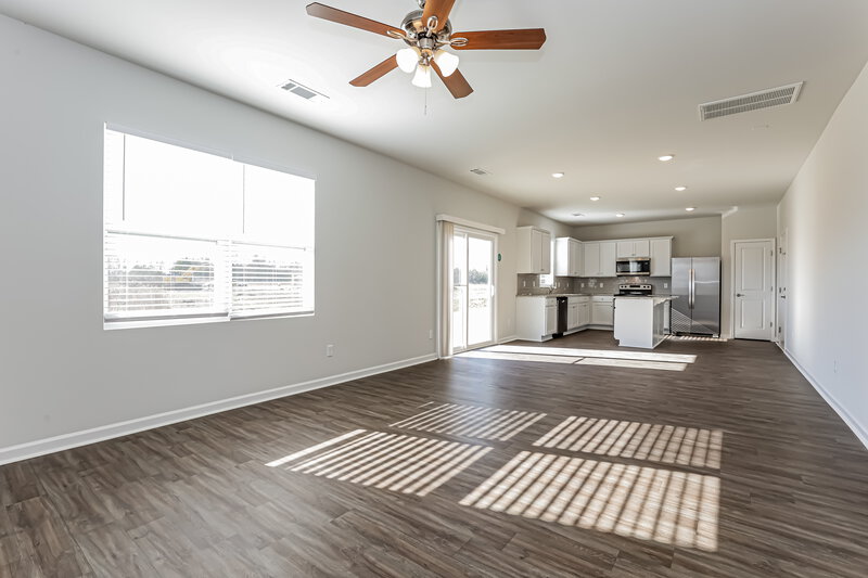 2,255/Mo, 610 Samuel Lee Ln Murfreesboro, TN 37127 Living Room View 2