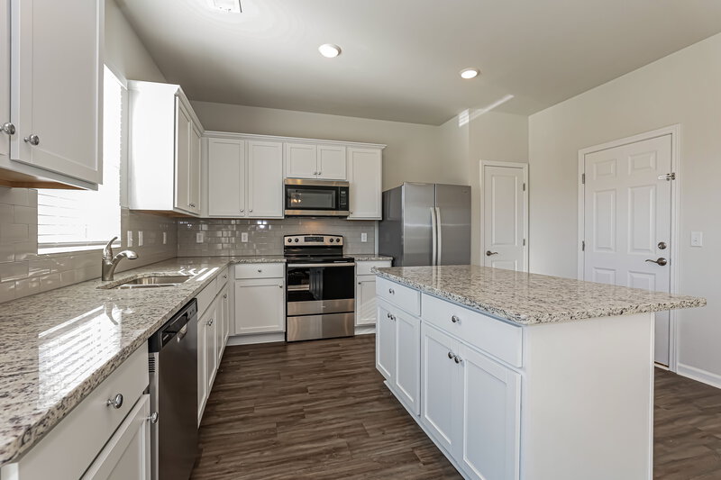 2,255/Mo, 610 Samuel Lee Ln Murfreesboro, TN 37127 Kitchen View