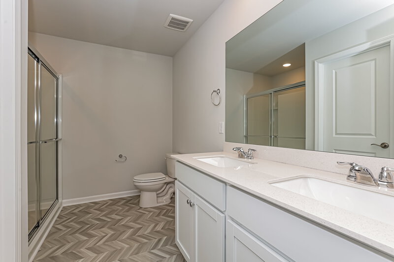2,255/Mo, 610 Samuel Lee Ln Murfreesboro, TN 37127 Main Bathroom View 2