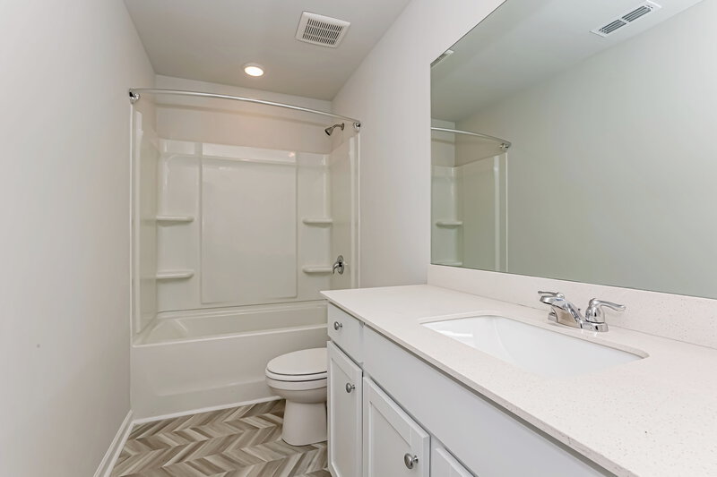 2,255/Mo, 610 Samuel Lee Ln Murfreesboro, TN 37127 Bathroom View