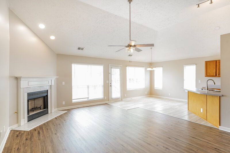 2,275/Mo, 3620 Burwick Pl Antioch, TN 37013 Living Room View 2