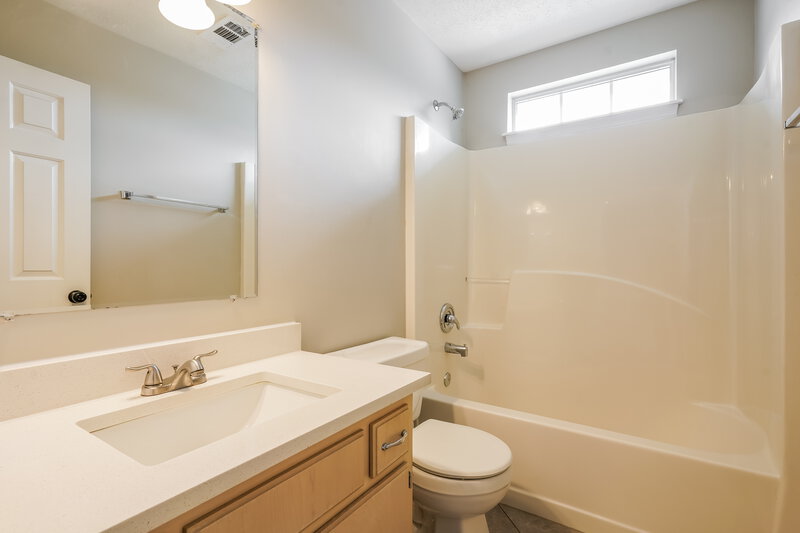 2,280/Mo, 4017 Pepperwood Dr Antioch, TN 37013 Bathroom View
