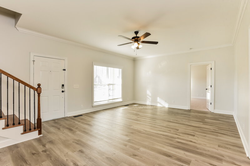 2,750/Mo, 1010 Renee Dr Christiana, TN 37037 Living Room View 2