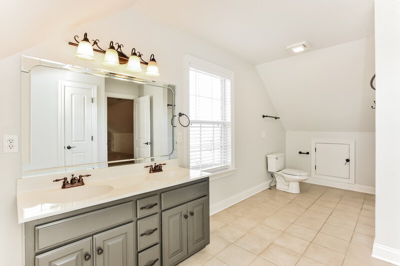 2,750/Mo, 1010 Renee Dr Christiana, TN 37037 Bathroom View