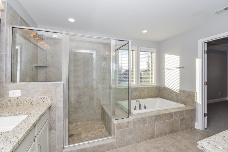 3,835/Mo, 2004 Oliver Dr Mount Juliet, TN 37122 Main Bathroom View