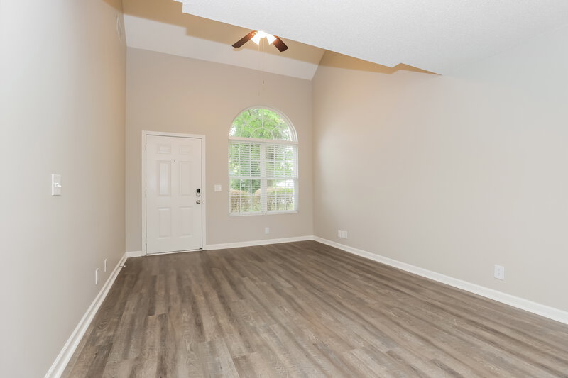 1,945/Mo, 1937 Edinburgh Ln Murfreesboro, TN 37130 Living Room View
