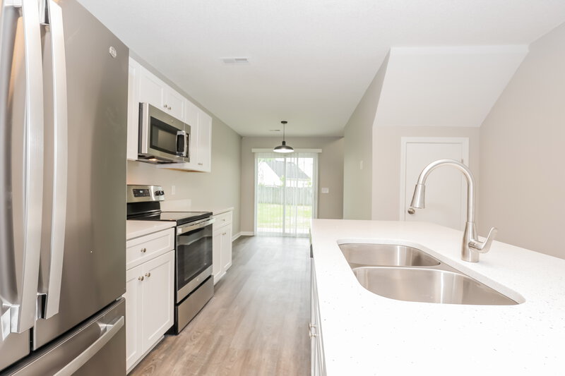 1,945/Mo, 1937 Edinburgh Ln Murfreesboro, TN 37130 Kitchen View 2