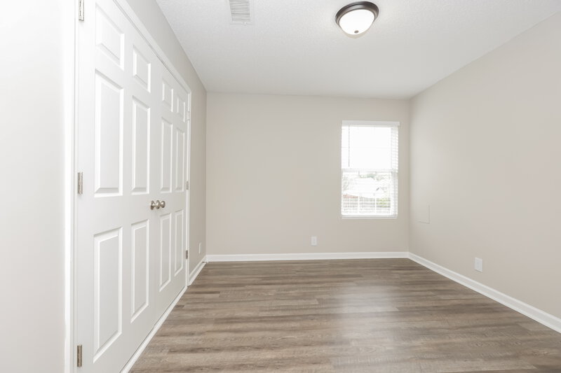 1,945/Mo, 1937 Edinburgh Ln Murfreesboro, TN 37130 Sitting Room View