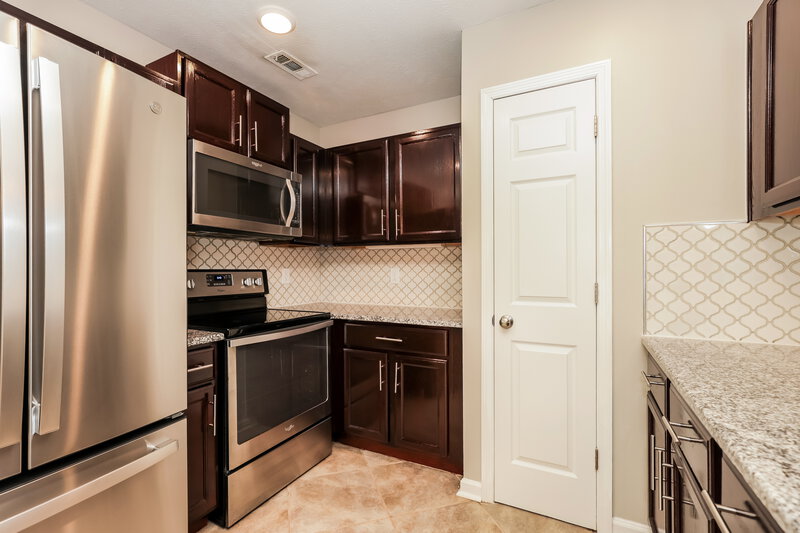 2,260/Mo, 5042 Tabitha St Murfreesboro, TN 37129 Kitchen View 2