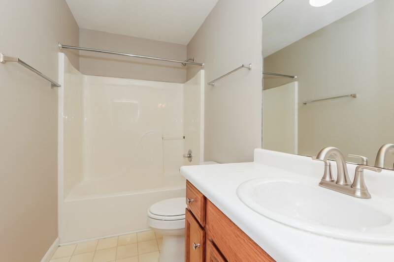 2,260/Mo, 5042 Tabitha St Murfreesboro, TN 37129 Bathroom View