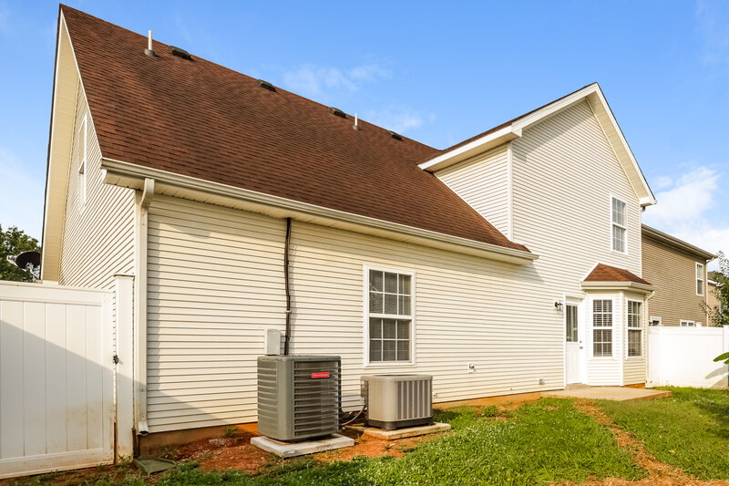 2,260/Mo, 5042 Tabitha St Murfreesboro, TN 37129 Rear View
