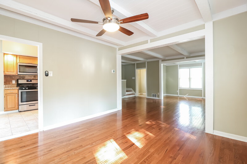 3,200/Mo, 429 W Pine St Audubon, NJ 08106 Dining Room View