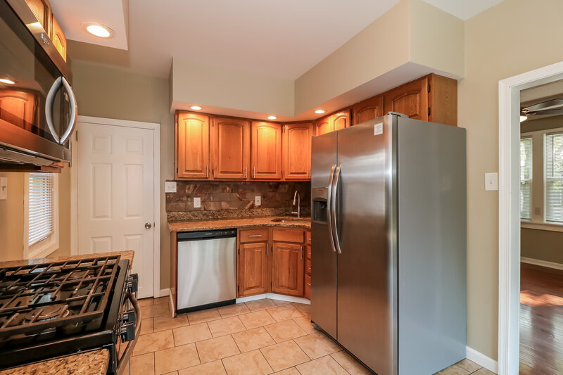 3,200/Mo, 429 W Pine St Audubon, NJ 08106 Kitchen View