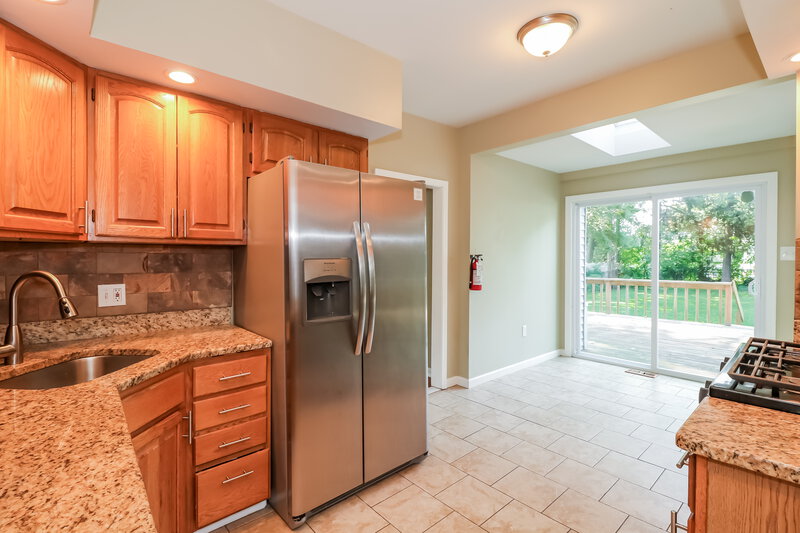 3,200/Mo, 429 W Pine St Audubon, NJ 08106 Kitchen View 2