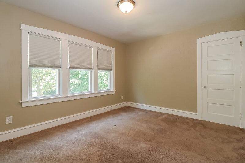 3,200/Mo, 429 W Pine St Audubon, NJ 08106 Main Bedroom View