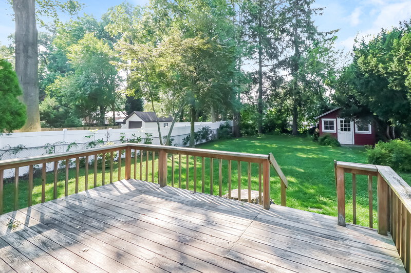 3,200/Mo, 429 W Pine St Audubon, NJ 08106 Deck View