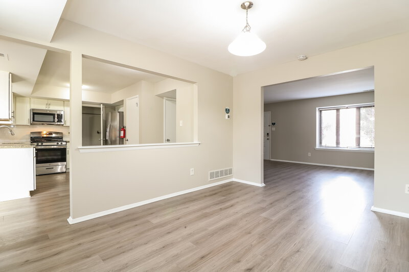 3,720/Mo, 18 HERON PL Clementon, NJ 08021 Dining Room View