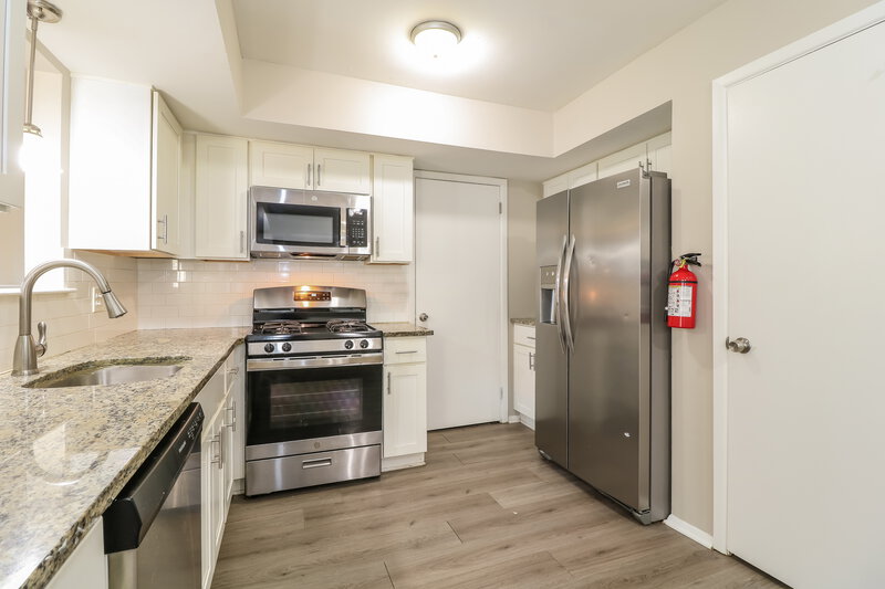 3,720/Mo, 18 HERON PL Clementon, NJ 08021 Kitchen View