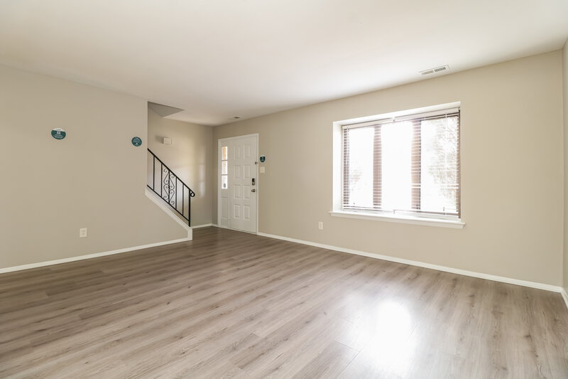 3,720/Mo, 18 HERON PL Clementon, NJ 08021 Family Room View 2