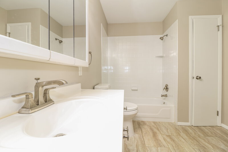 3,720/Mo, 18 HERON PL Clementon, NJ 08021 Bathroom View