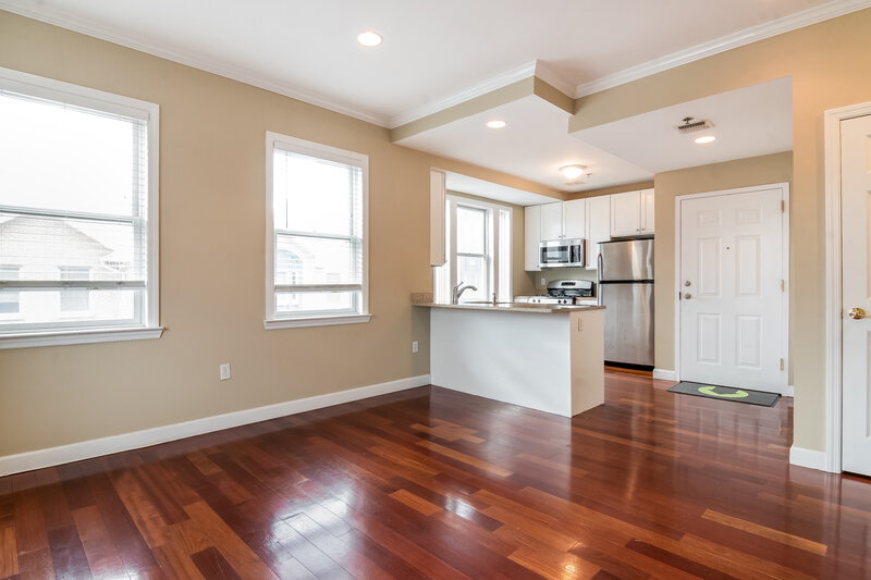 0/Mo, 620 38Th Street #604 Union City, NJ 07087 Kitchen View
