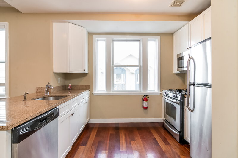 0/Mo, 620 38Th Street #604 Union City, NJ 07087 Kitchen View 5
