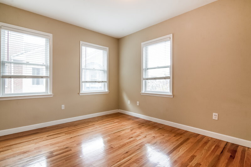 0/Mo, 620 38Th Street #604 Union City, NJ 07087 Main Bedroom View
