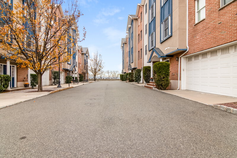 0/Mo, 620 38Th Street #604 Union City, NJ 07087 Rear View