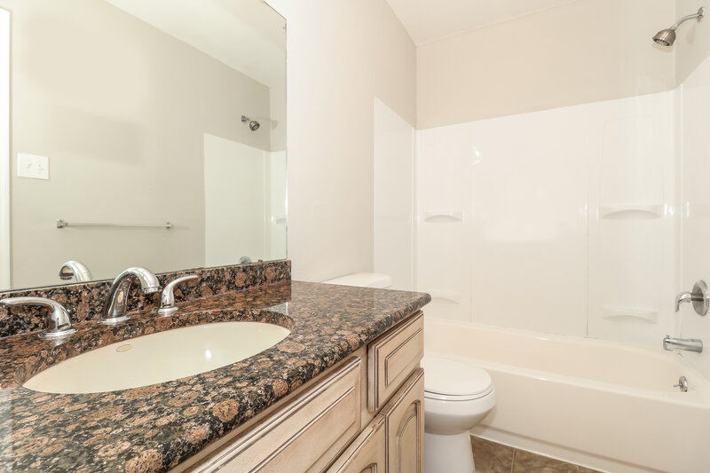 3,510/Mo, 35 Mayapple Rd Sicklerville, NJ 08081 Main Bathroom View