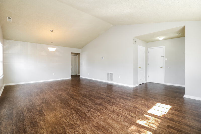 0/Mo, 616 Panama Ct Williamstown, NJ 08094 Living Room View 2