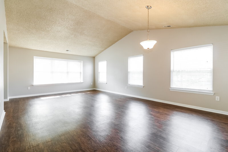 0/Mo, 616 Panama Ct Williamstown, NJ 08094 Living Room View 3