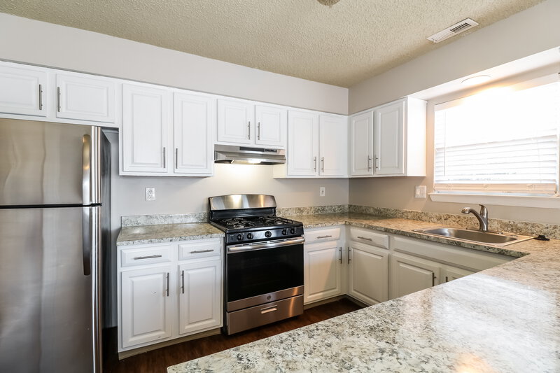 0/Mo, 616 Panama Ct Williamstown, NJ 08094 Kitchen View 2