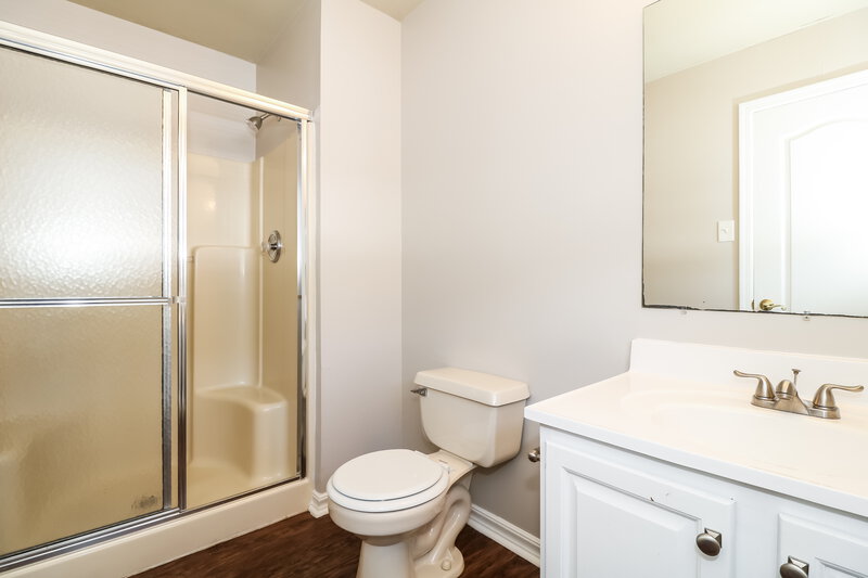 0/Mo, 616 Panama Ct Williamstown, NJ 08094 Main Bathroom View