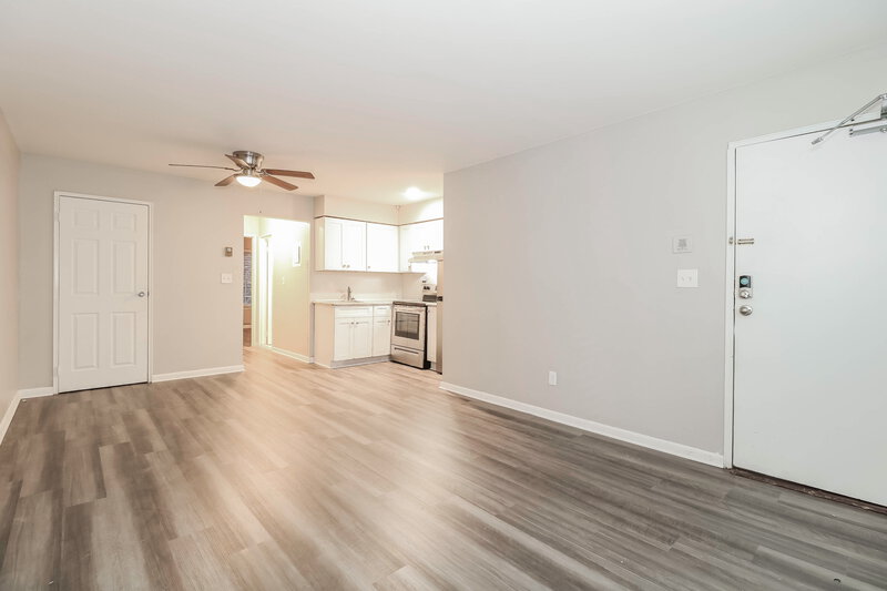 1,810/Mo, 7020  Polk St Apt 4 Guttenberg, NJ 07093 Living Room View 2