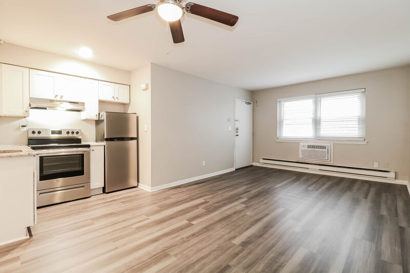 1,810/Mo, 7020  Polk St Apt 4 Guttenberg, NJ 07093 Living Room View 3