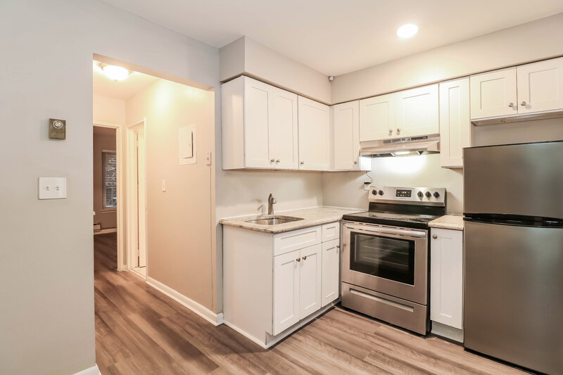 1,810/Mo, 7020  Polk St Apt 4 Guttenberg, NJ 07093 Kitchen View 3