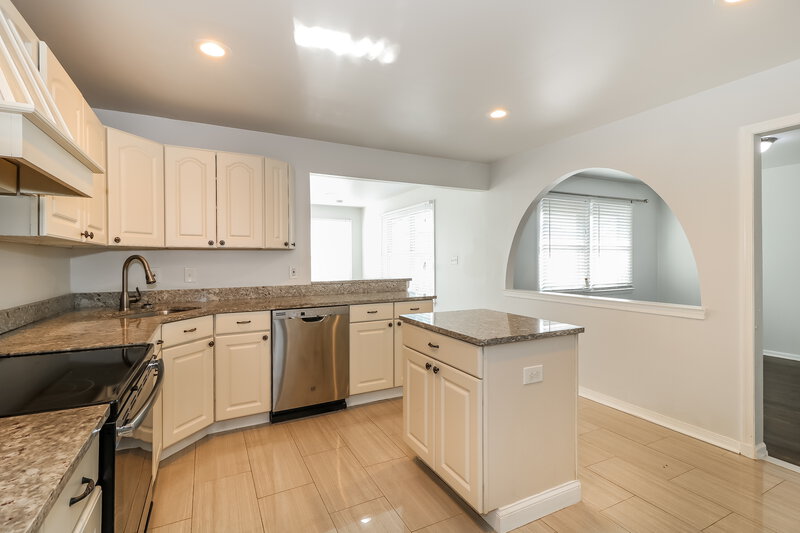3,400/Mo, 21 Darby Lane Cherry Hill, NJ 08002 Kitchen View 2