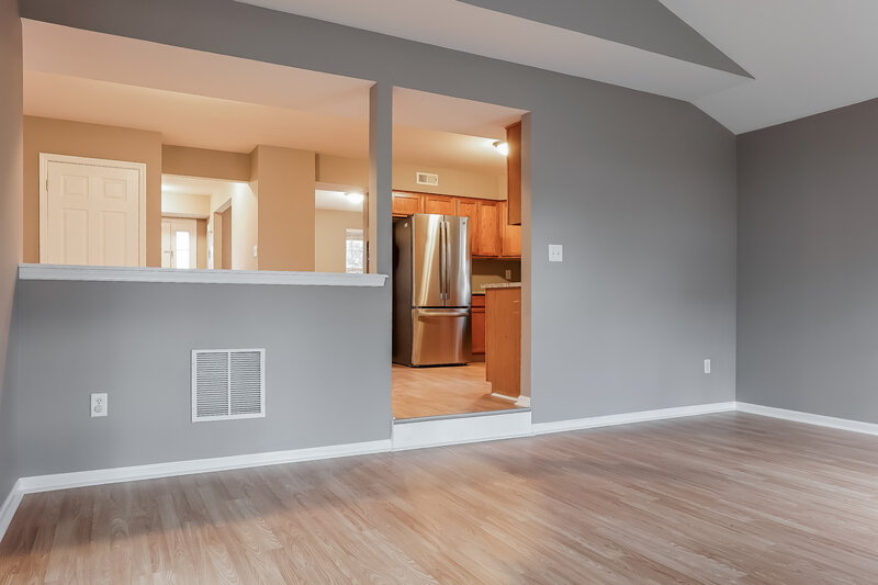 0/Mo, 617 Josie Ct Williamstown, NJ 08094 Dining Room View