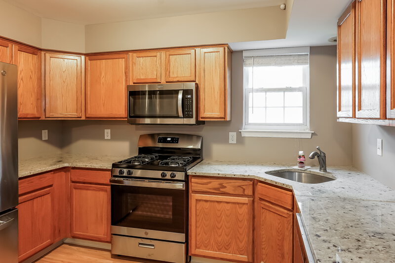 0/Mo, 617 Josie Ct Williamstown, NJ 08094 Kitchen View 2
