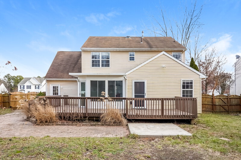 0/Mo, 617 Josie Ct Williamstown, NJ 08094 Rear View