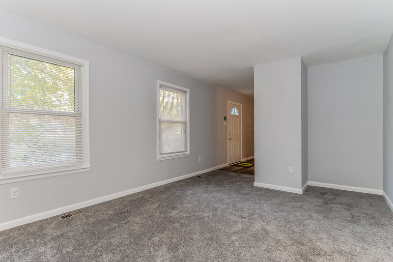 3,295/Mo, 112 Hemlock Drive Williamstown, NJ 08094 Living Room View