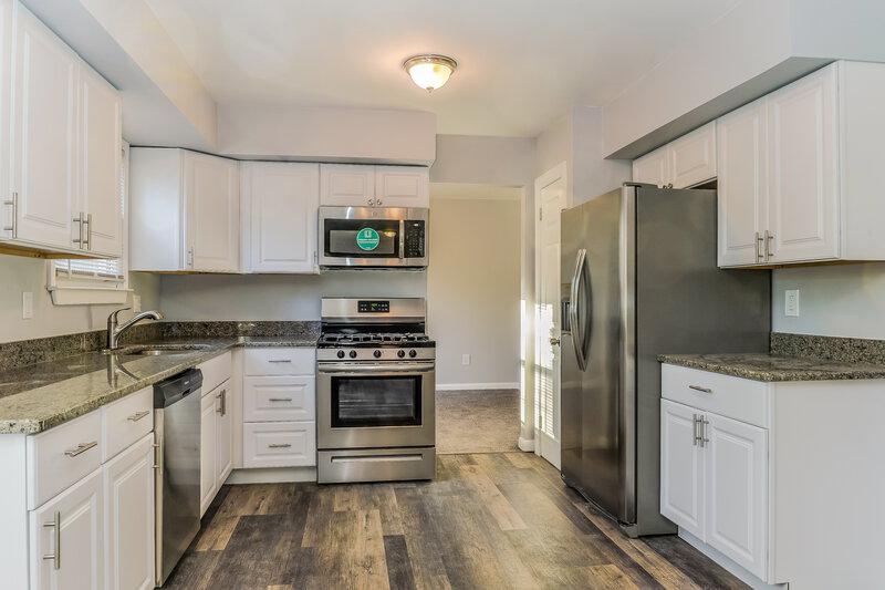 3,295/Mo, 112 Hemlock Drive Williamstown, NJ 08094 Kitchen View